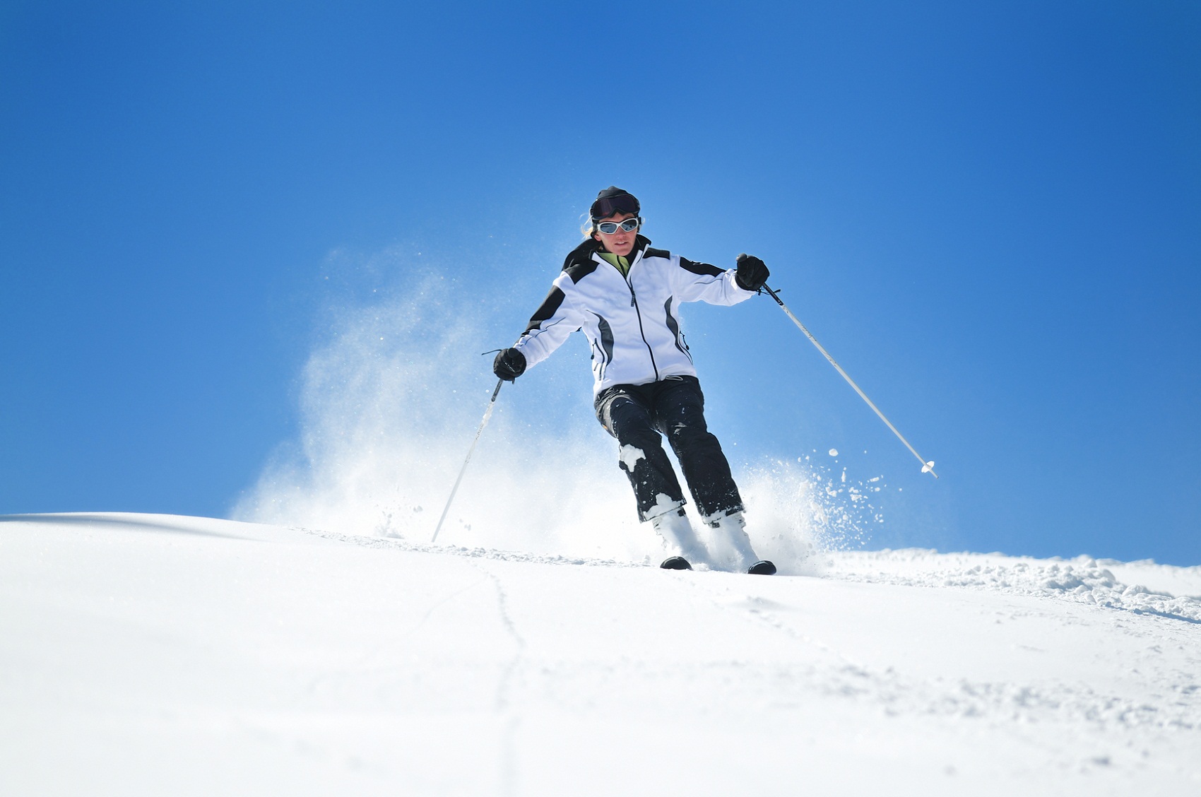 pictures of skiers woman